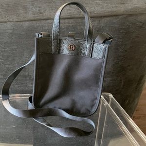 Lululemon bag